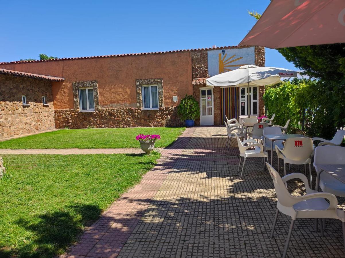 Albergue Santa Ana San Martín del Camino Buitenkant foto