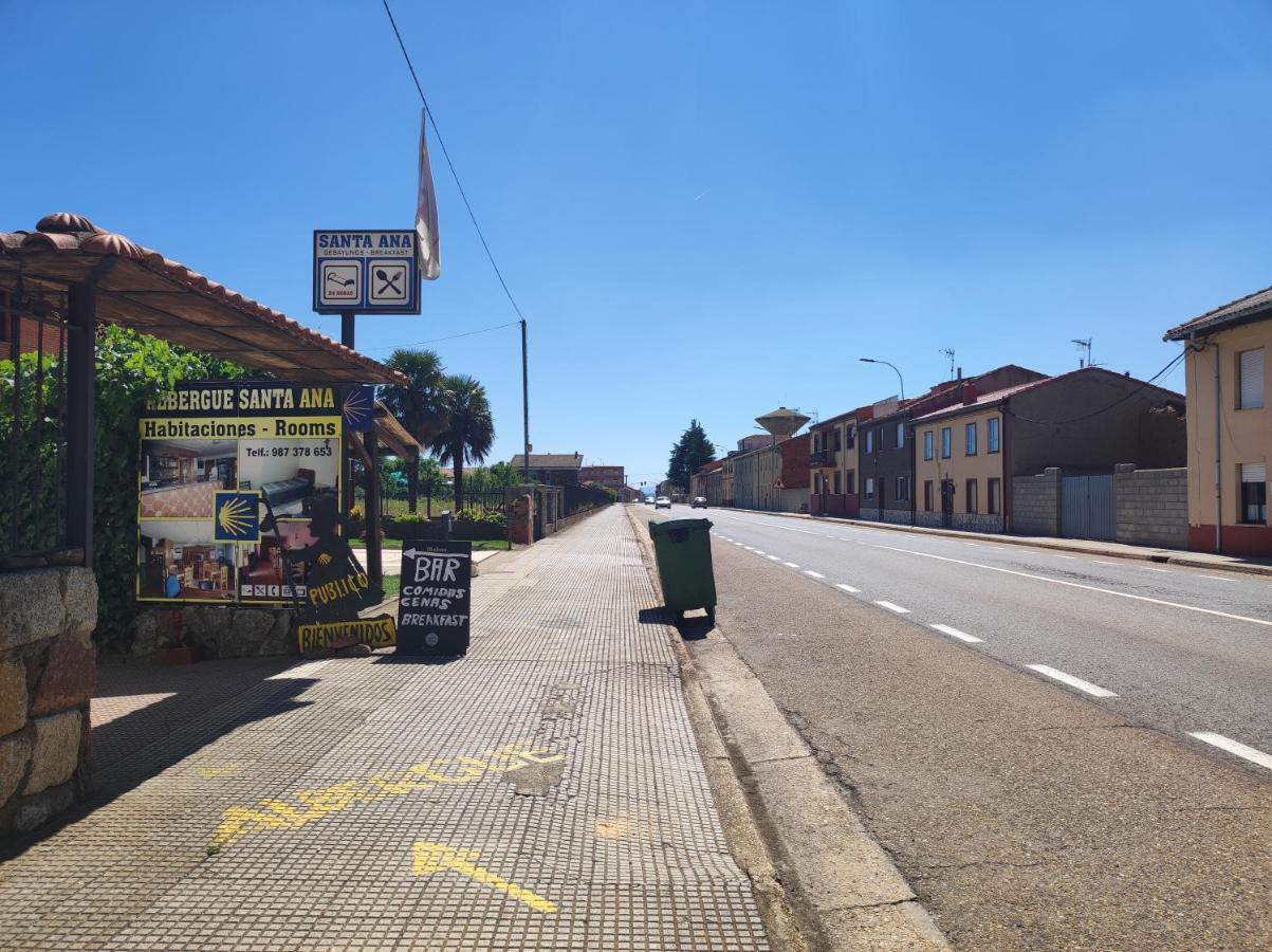 Albergue Santa Ana San Martín del Camino Buitenkant foto