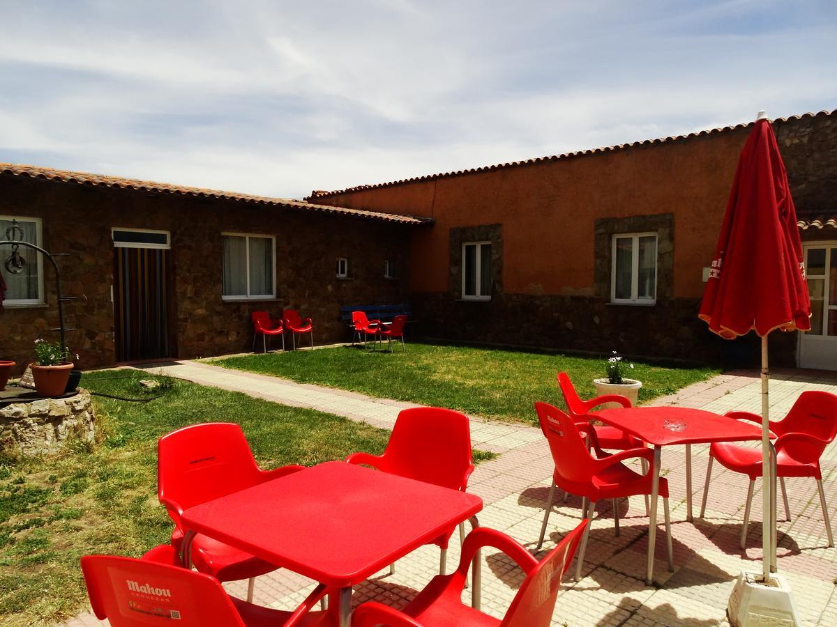 Albergue Santa Ana San Martín del Camino Buitenkant foto